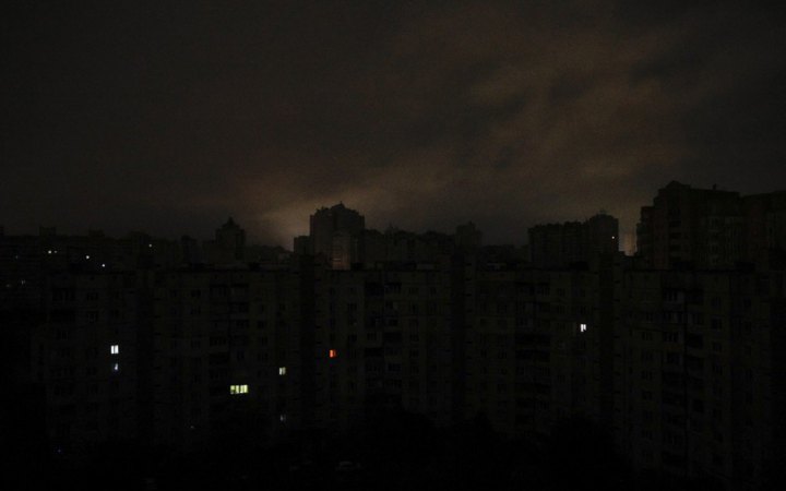 У п’ятницю будуть відключення світла в окремих регіонах України