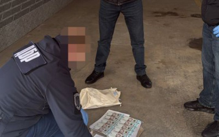 На Хмельниччині очільника Держпраці та підприємицю підозрюють у махінаціях