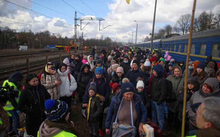 Польща спростила отримання допомоги українським біженцям