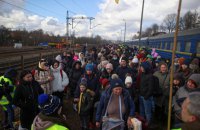 Польща спростила отримання допомоги українським біженцям
