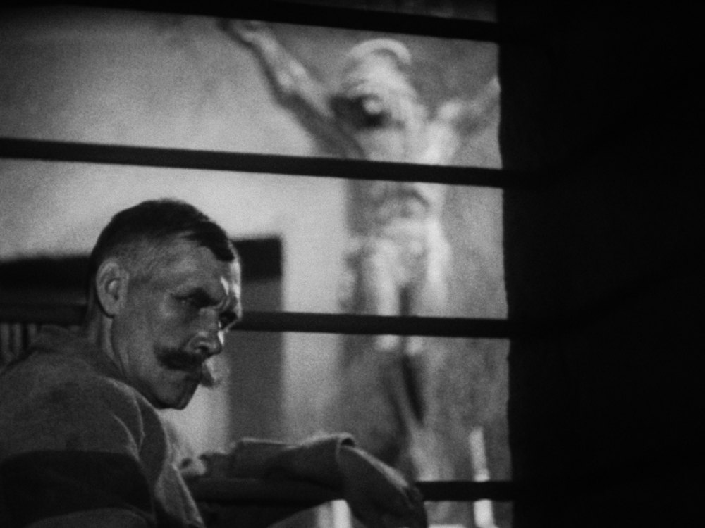 Кадр з фільму «Кришталевий палац»