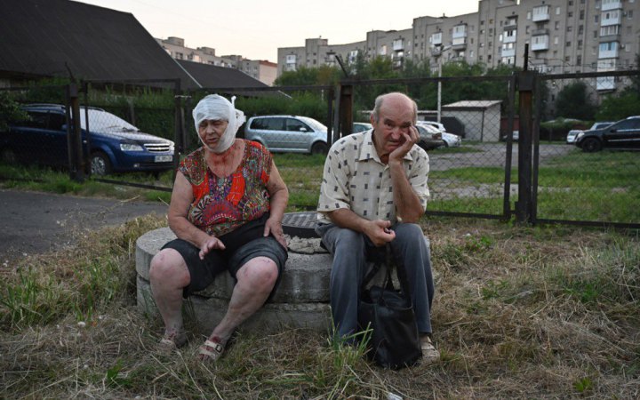 У зоні бойових дій на Донеччині досі залишаються 24 тисячі цивільних