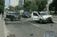 Случайный прохожий спас жизнь виновнику двойного ДТП на левом берегу в Киеве 