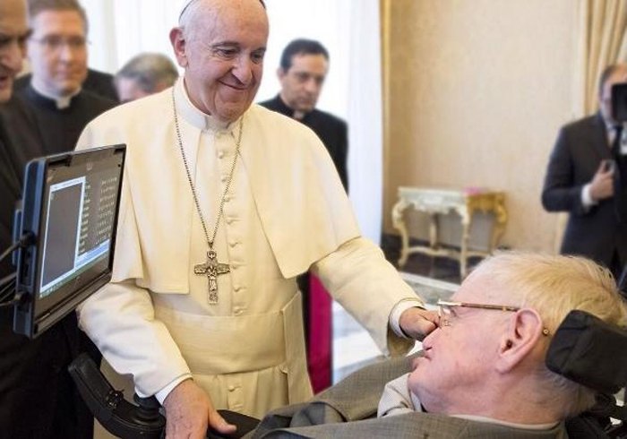 Папа римский Франциск встретился со знаменитым физиком Стивеном Хокингом и благословил его, 30 ноября, 2016.