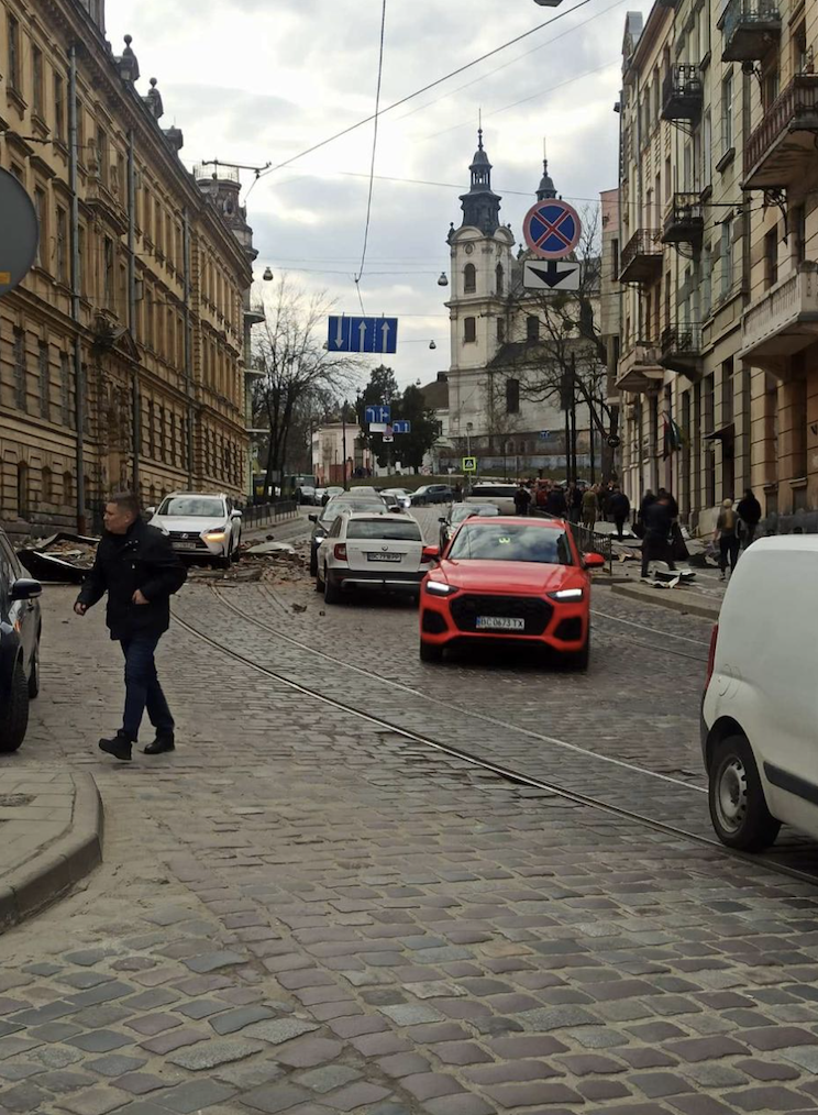 Падіння уламків