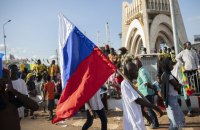 Біля головної військової бази у Малі пролунали вибухи, повідомляють про стрілянину