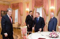 Ющенко ударил Януковича "ниже пояса", но он все простил