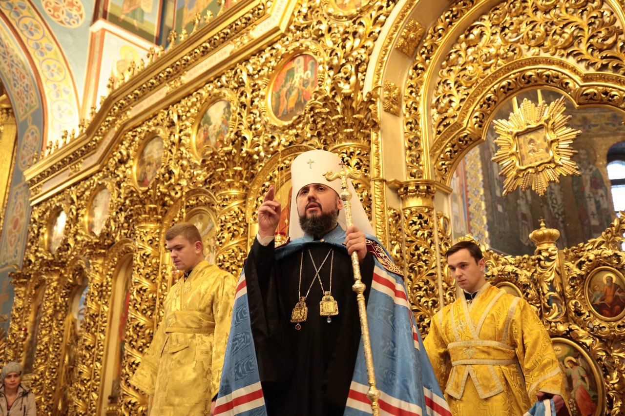 Митрополит Епіфаній проводить літургію в Михайлівському соборі в Києві