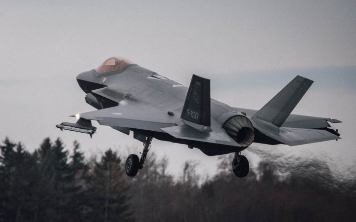 Нідерланди направлять винищувачі F-35 для спостереження за повітряним простором над Польщею