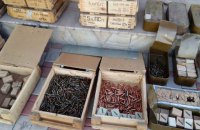 Возле Луганской ТЭС нашли тайник с "минами-лягушками" и патронами