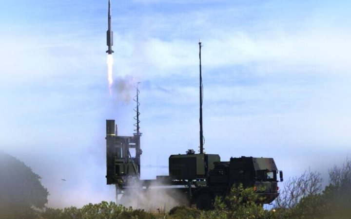 Україна отримала від Німеччини новий пакет військової допомоги, зокрема, ракети до ППО IRIS-T