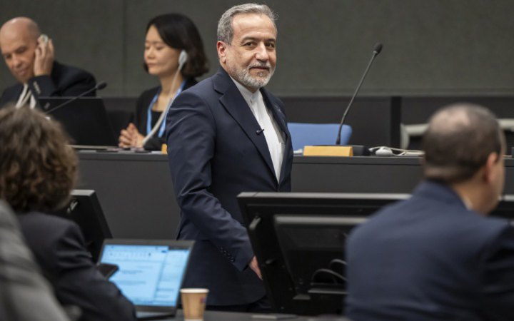 У МЗС Ірану заявили про “військову співпрацю” з боку Росії та Китаю