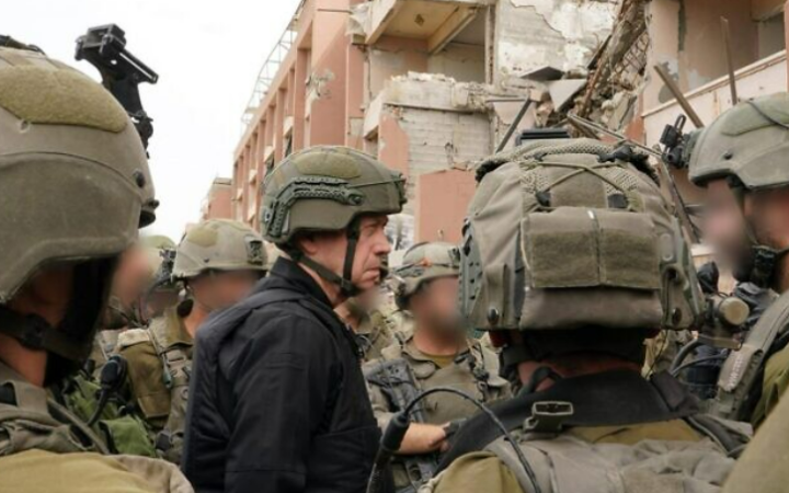 Міністр оборони Ізраїлю прибув до Гази і заявив, що ЦАХАЛ залишатиметься тут, доки не буде звільнено останнього заручника