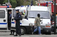 Полиция хочет взять подозреваемого в убийствах в Тулузе живым