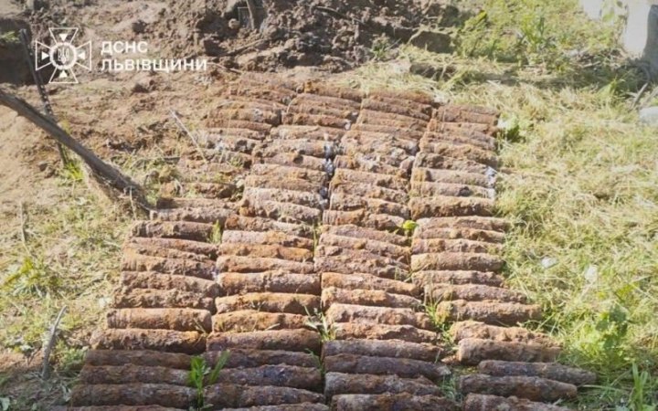 У Львові неподалік приватного будинку знайшли 138 артснарядів