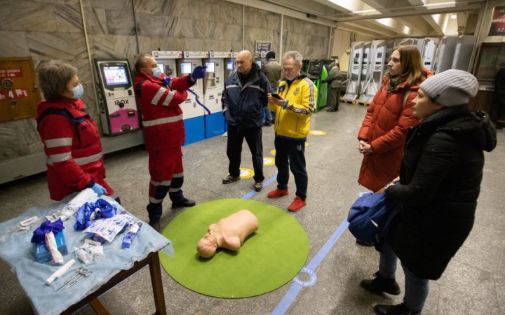 КМДА оприлюднила перелік станцій київського метрополітену, на яких проводитимуться тренінги з домедичної допомоги 