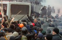 Міліція повідомляє про перших затриманих на Грушевського