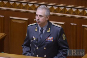 Экс-министр обороны не поддерживает введение военного положения 