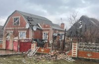 Уночі росіяни обстріляли два райони Донеччини: пошкоджені приватні будинки і підприємство