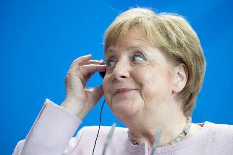 Меркель будет получать пенсию € 15 000