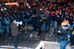 На Майдані остерігаються нічних штурмів