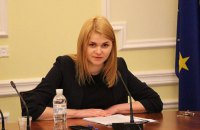 Нардепка від “Слуги народу” Анна Колісник, відома фразою “треба звалювати з цієї країни”, склала мандат