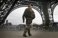 Во Франции мобилизуют 10 тыс. солдат из-за угроз терактов