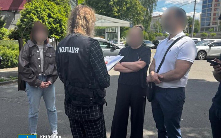 Киянка за $4000 обіцяла допомогти чоловіку з "проходженням" ВЛК та зняттям із розшуку 