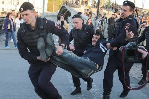 Кількість затриманих у Москві зросла до 65 осіб