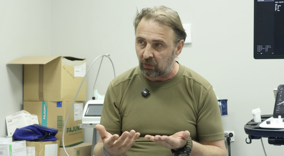 Олександр, ветеран, проходить лікування, аби позбутися постійного болю