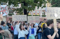 У Києві тривають акції проти закону щодо закону про НАБУ і САП 