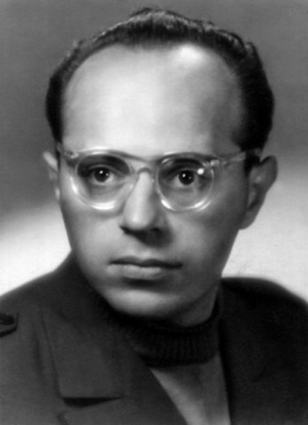 Фото Станіслава Лема з посвідчення особи, 1947 р.