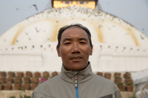 48-летний непалец побил рекорд по числу восхождений на Эверест