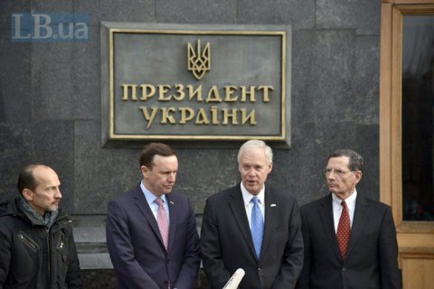 Американские сенаторы встретились с Зеленским и пообещали помогать Украине