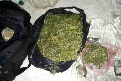 ​В Сумах задержали женщину с килограммом марихуаны