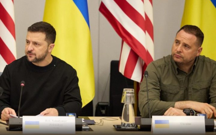 Єрмак заявив, що Зеленський не підпише будь-яку відмову від територій