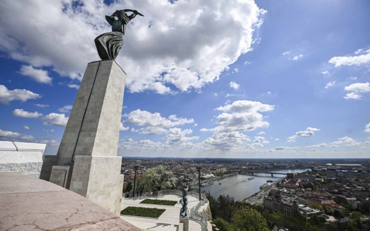У Будапешті пройшов антиурядовий концерт-протест. Там зібралися понад сто тисяч людей 