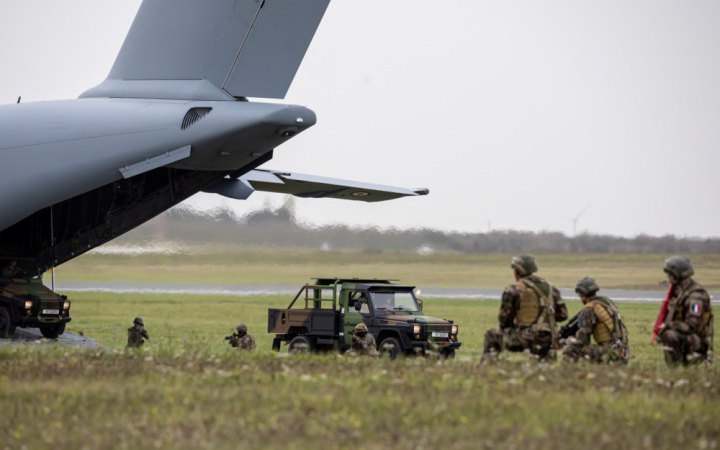 У Франції відбудуться великі військові навчання