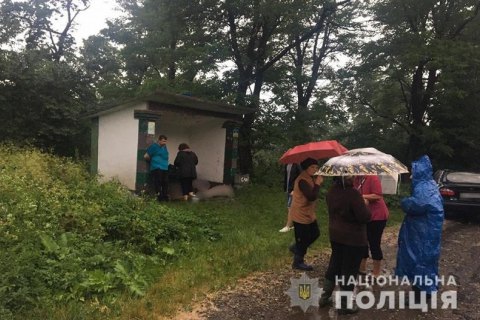 Троє жителів Львівської області загинули від удару блискавки на Прикарпатті