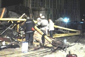 В Киеве рухнул башенный кран, погибла крановщица