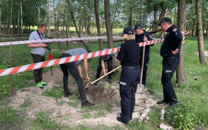 В селі на Київщині знайшли тіло розстріляного в потилицю цивільного
