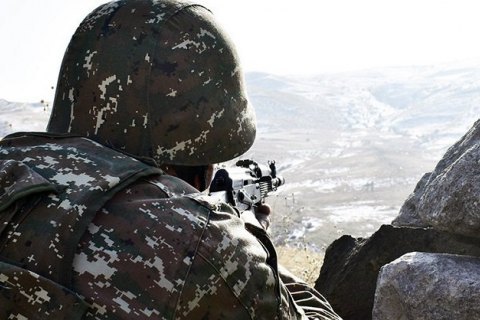 Минобороны Азербайджана заявило об обстреле на границе с Арменией