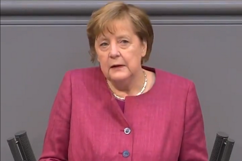 Меркель выступила за комендантский час в Германии для борьбы с коронавирусом
