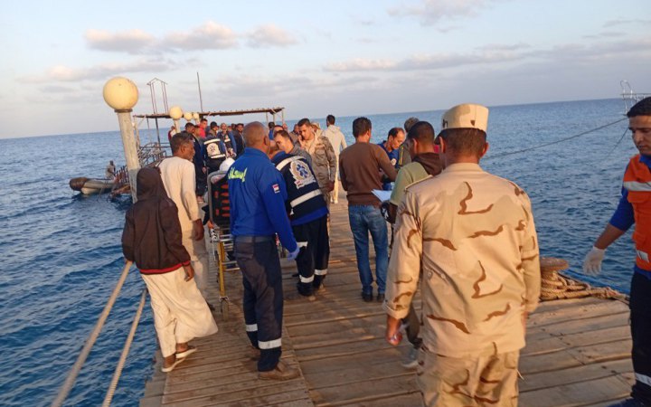 У Єгипті загинули шестеро туристів через аварію підводного човна