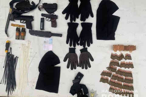 На Київщині затримали двох озброєних росіян-рецидивістів