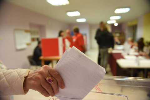 Сенат Польши не поддержал проведение выборов президента по почте