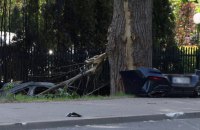У Варшаві BMW влетіло у дерево: загинули два українці та білорус