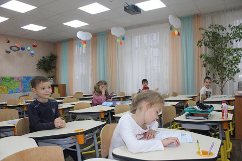 Київська влада відмовилася відправляти школярів на канікули на тиждень раніше