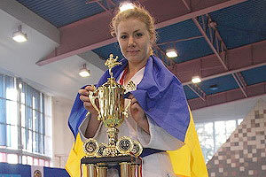 Студентка из Днепропетровска завоевала "золото" на ЧМ по рукопашному бою