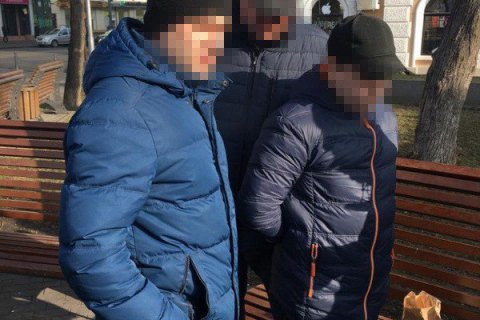 У Вінниці затримали митника за спробу дати хабар співробітникові СБУ